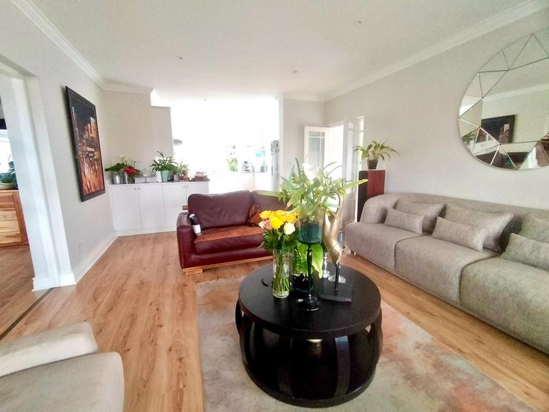 To Let 5 Bedroom Property for Rent in Hout Bay Western Cape